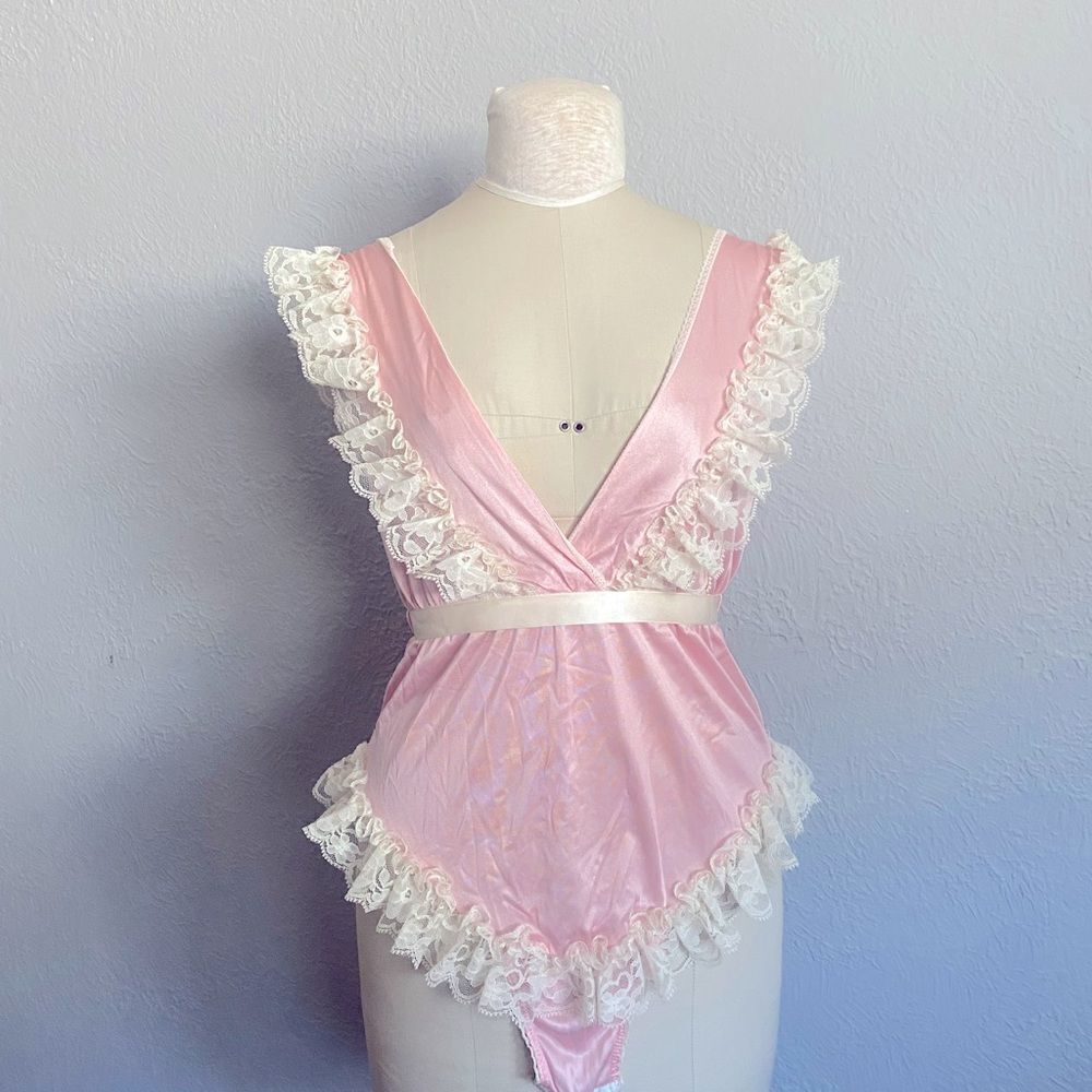 Vintage 80’s Pink Lace Ruffle Romper Teddy Size small